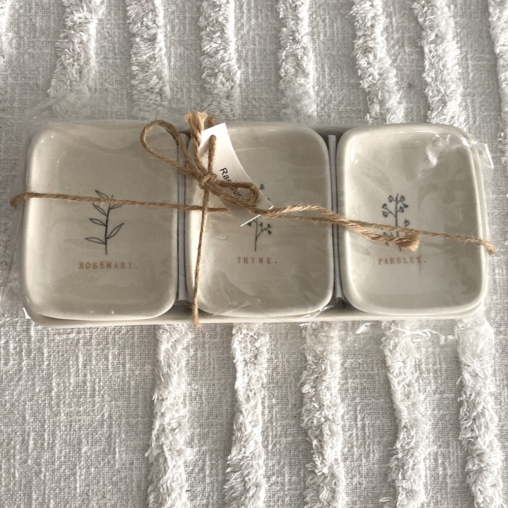 Rae donn decorative dishes